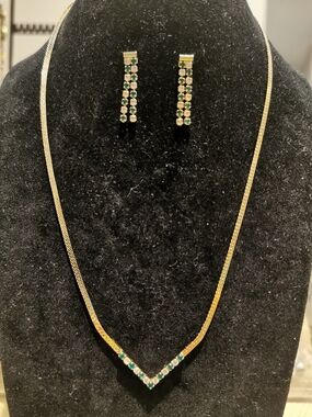 Avon Gold-Tone V-Shaped Necklace and Emerald Green Drop Earrings